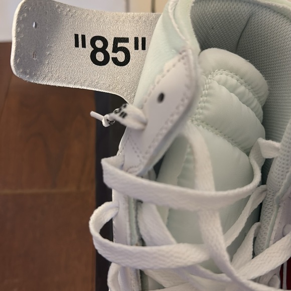 Nike White High-Top Sneakers with Leather Upper and Traditional Lacing - Picture 9 of 10